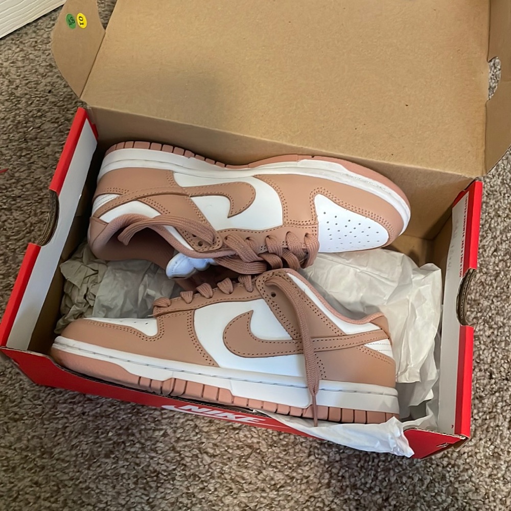 Women’s rose gold nike dunks